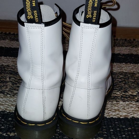 Dr. Martens 11821 Airwair boots - Picture 3 of 14